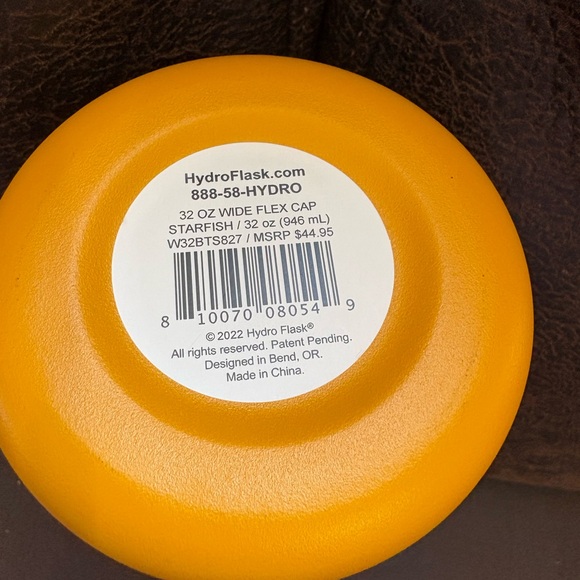 Hydro Flask 32 oz. Wide Mouth Bottle with Flex Cap Starfish Yellow Color - Picture 4 of 5